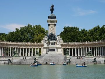 El Retiro de Madrid cerrará sus puertas por precaución