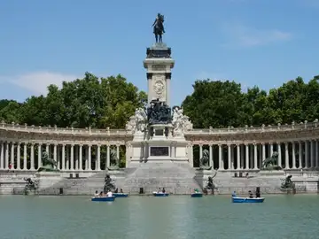 El Retiro de Madrid cerrará sus puertas por precaución El Retiro de Madrid cerrará sus puertas por precaución