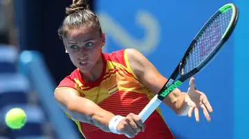 Sara Sorribes derrota a la número uno Ashleigh Barty en su estreno en los JJOO. Sara Sorribes derrota a la número uno Ashleigh Barty en su estreno en los JJOO.