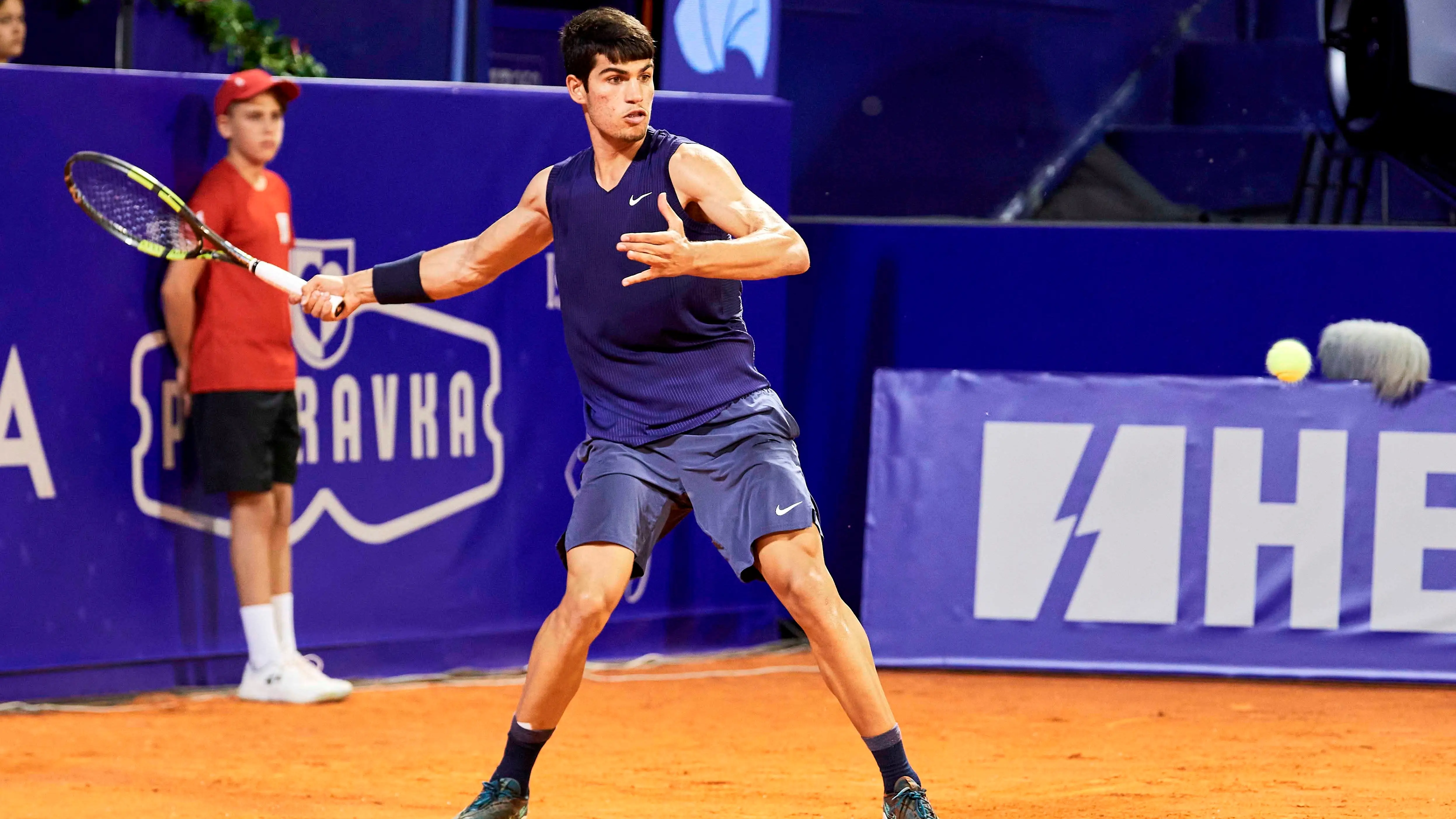 Carlos Alcaraz conquista su primer título ATP en Umag con tan solo 18 años Carlos Alcaraz conquista su primer título ATP en Umag con tan solo 18 años