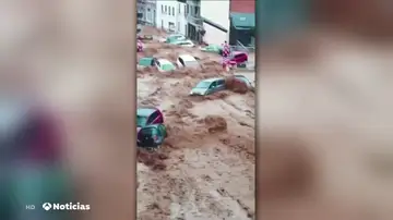 Fenómenos extremos como incendios, inundaciones y tormentas protagonizan el fin de semana en el mundo Fenómenos extremos como incendios, inundaciones y tormentas protagonizan el fin de semana en el mundo