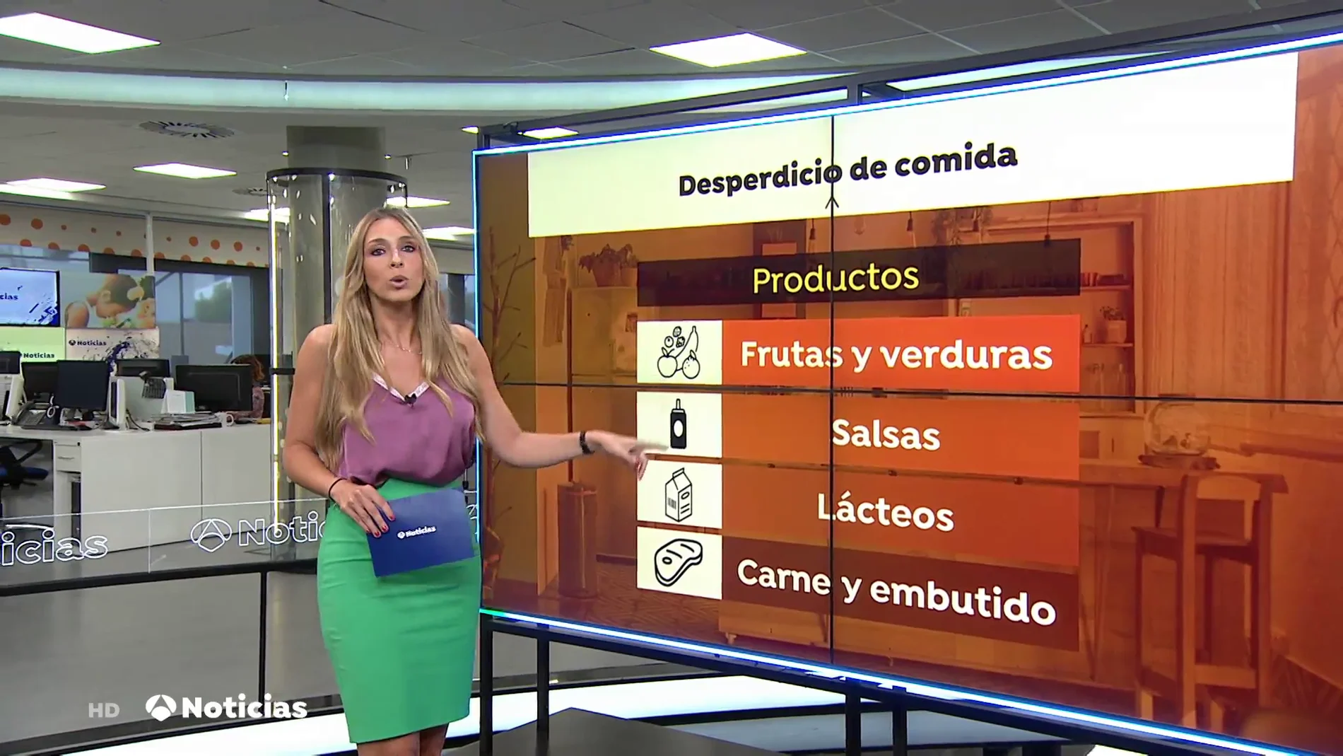 El 31% de los españoles reconoce que tira más comida en verano
