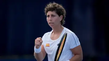 Carla Suárez gana a Ons Jabeur en su debut en los JJOO tras más de 1 año y medio sin vencer Carla Suárez gana a Ons Jabeur en su debut en los JJOO tras más de 1 año y medio sin vencer