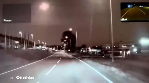 Un meteorito atraviesa el cielo de Noruega antes de estrellarse en un bosque cerca de Oslo Un meteorito atraviesa el cielo de Noruega antes de estrellarse en un bosque cerca de Oslo