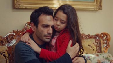 Demir se queda sin palabras ante la pregunta de Öykü: 