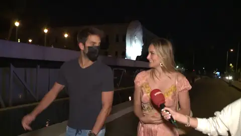 La respuesta de Alba Carrillo cuando le preguntan por boda mientras camina al lado de su novio Santi Burgoa La respuesta de Alba Carrillo cuando le preguntan por boda mientras camina al lado de su novio Santi Burgoa
