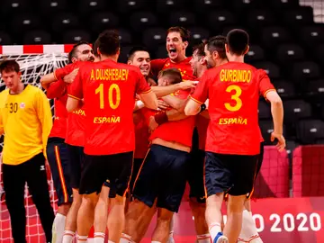 Los jugadores de España celebran su victoria ante Noruega Los jugadores de España celebran su victoria ante Noruega