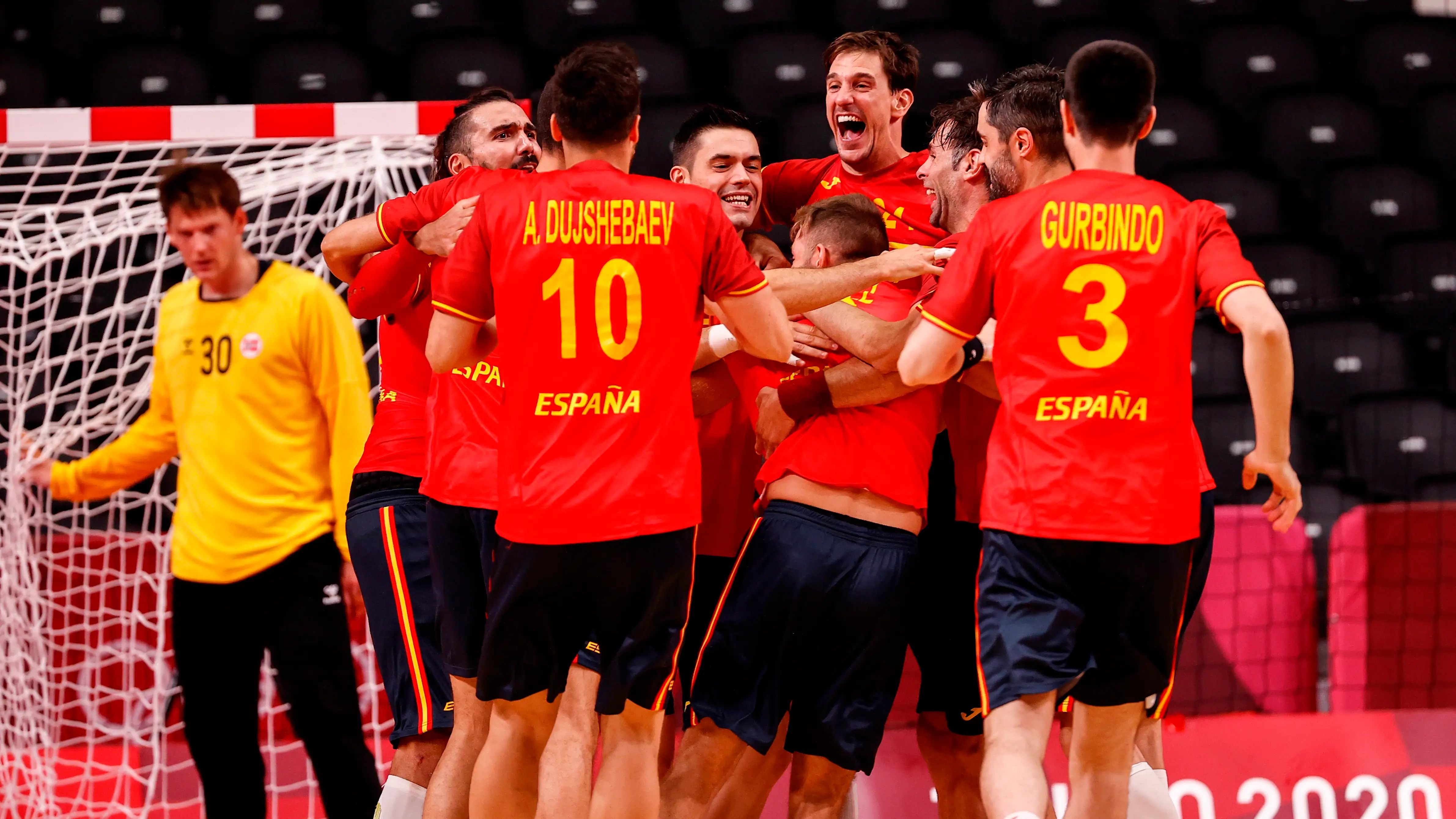 Los jugadores de España celebran su victoria ante Noruega Los jugadores de España celebran su victoria ante Noruega