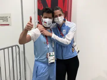 La viral pedida de matrimonio de un entrenador a una esgrimista argentina en pleno directo durante los JJOO La viral pedida de matrimonio de un entrenador a una esgrimista argentina en pleno directo durante los JJOO