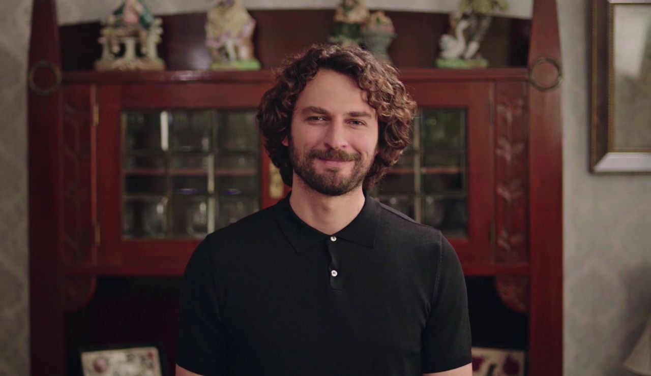 Los protagonistas de 'Inocentes' reciben a sus espectadores con los brazos abiertos...¡y en español!