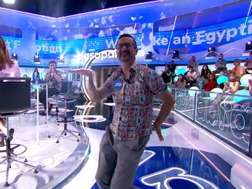 “¡Madre mía qué acento!”: Marco Antonio convierte el plató en un karaoke gracias a ‘Walk Like an Egyptian’ “¡Madre mía qué acento!”: Marco Antonio convierte el plató en un karaoke gracias a ‘Walk Like an Egyptian’