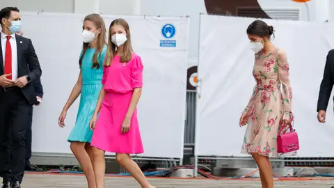 La princesa Leonor, la infanta Sofía y la reina Letizia La princesa Leonor, la infanta Sofía y la reina Letizia