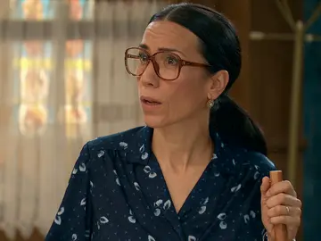 Pelayo mete el dedo en la llaga tras la sobreprotección de Manolita a Anabel Pelayo mete el dedo en la llaga tras la sobreprotección de Manolita a Anabel