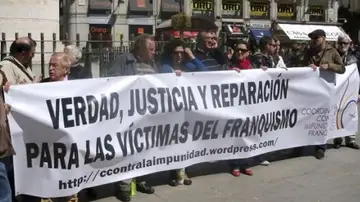 El País Vasco multará con sanciones de hasta 10.000 euros a todo aquel que enaltezca el franquismo El País Vasco multará con sanciones de hasta 10.000 euros a todo aquel que enaltezca el franquismo