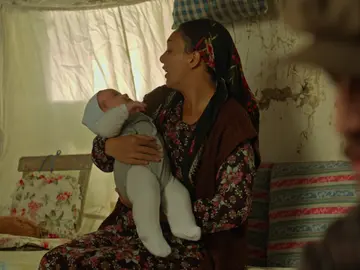Yilmaz encuentra bebe Yilmaz encuentra bebe