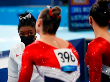 Simone Biles, tras su retirada: "Son los demonios en la cabeza, ya veremos qué pasa el jueves" Simone Biles, tras su retirada: "Son los demonios en la cabeza, ya veremos qué pasa el jueves"