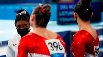 Simone Biles, tras su retirada: "Son los demonios en la cabeza, ya veremos qué pasa el jueves" Simone Biles, tras su retirada: "Son los demonios en la cabeza, ya veremos qué pasa el jueves"