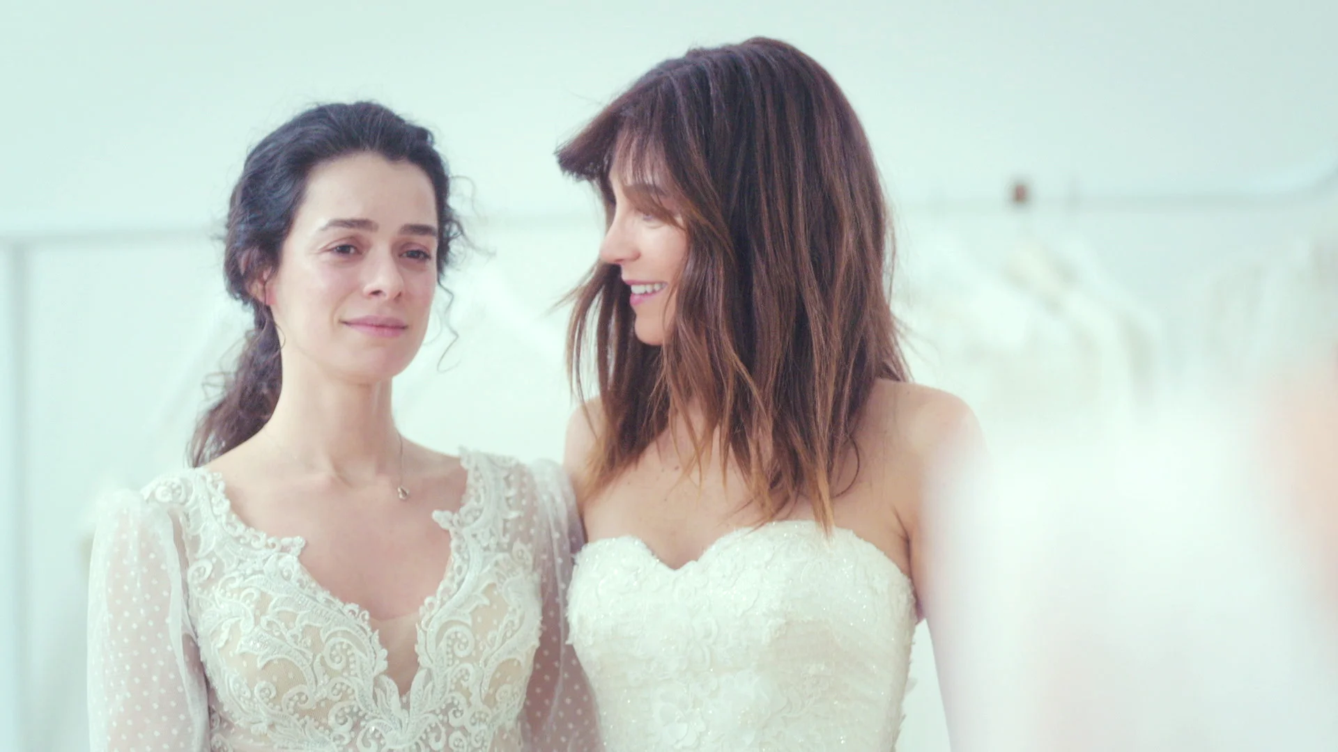Avance de ‘Mujer’: Bahar y Ceyda desvelan cómo serán sus vestidos para la boda Avance de ‘Mujer’: Bahar y Ceyda desvelan cómo serán sus vestidos para la boda
