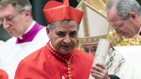 El exprefecto de la Congregaci&oacute;n para las Causas de los Santos, el cardenal Angelo Becciu