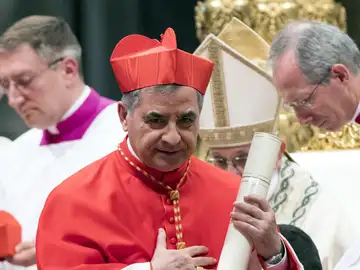 El exprefecto de la Congregación para las Causas de los Santos, el cardenal Angelo Becciu. El exprefecto de la Congregación para las Causas de los Santos, el cardenal Angelo Becciu.