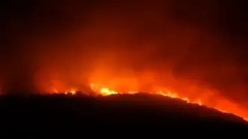 Italia recibirá apoyo aéreo de Francia y Grecia, que desplegarán hidroaviones contra los incendios en Cerdeña Italia recibirá apoyo aéreo de Francia y Grecia, que desplegarán hidroaviones contra los incendios en Cerdeña