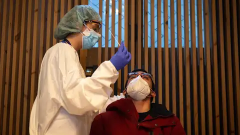 La incidencia acumulada se estabiliza y se ralentizan los contagios entre los jóvenes La incidencia acumulada se estabiliza y se ralentizan los contagios entre los jóvenes