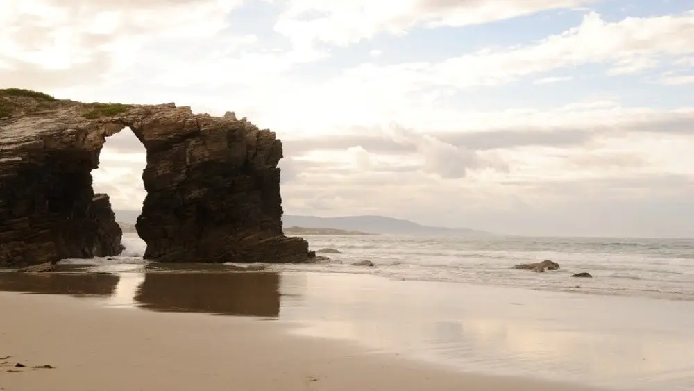 La playa de As Catedrais en Lugo Lugo