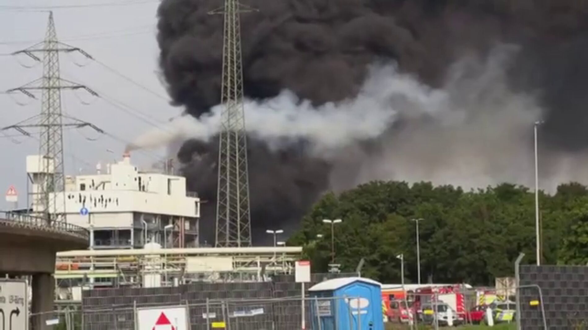 Alemania declara Leverkusen "zona de peligro extremo" tras una explosión  química que deja varios heridos y desaparecidos