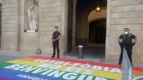 ¿En qué consiste el centro de "nuevas masculinidades" creado por Ada Colau? ¿En qué consiste el centro de "nuevas masculinidades" creado por Ada Colau?