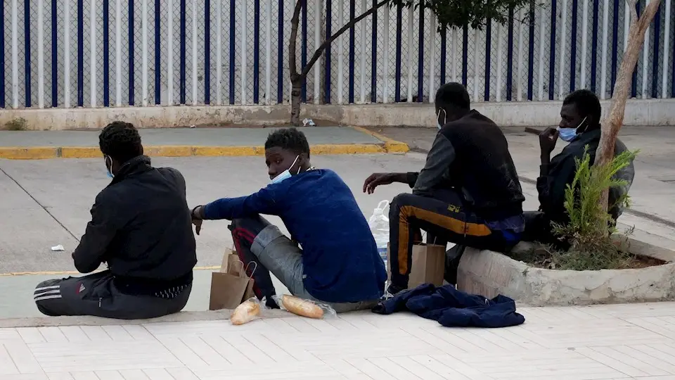 Mueren 42 personas, entre ellas ocho niños, en el naufragio de una patera que iba a Canarias Mueren 42 personas, entre ellas ocho niños, en el naufragio de una patera que iba a Canarias