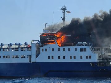 18 personas evacuadas tras el incendio de un buque en el Puerto de Tarragona