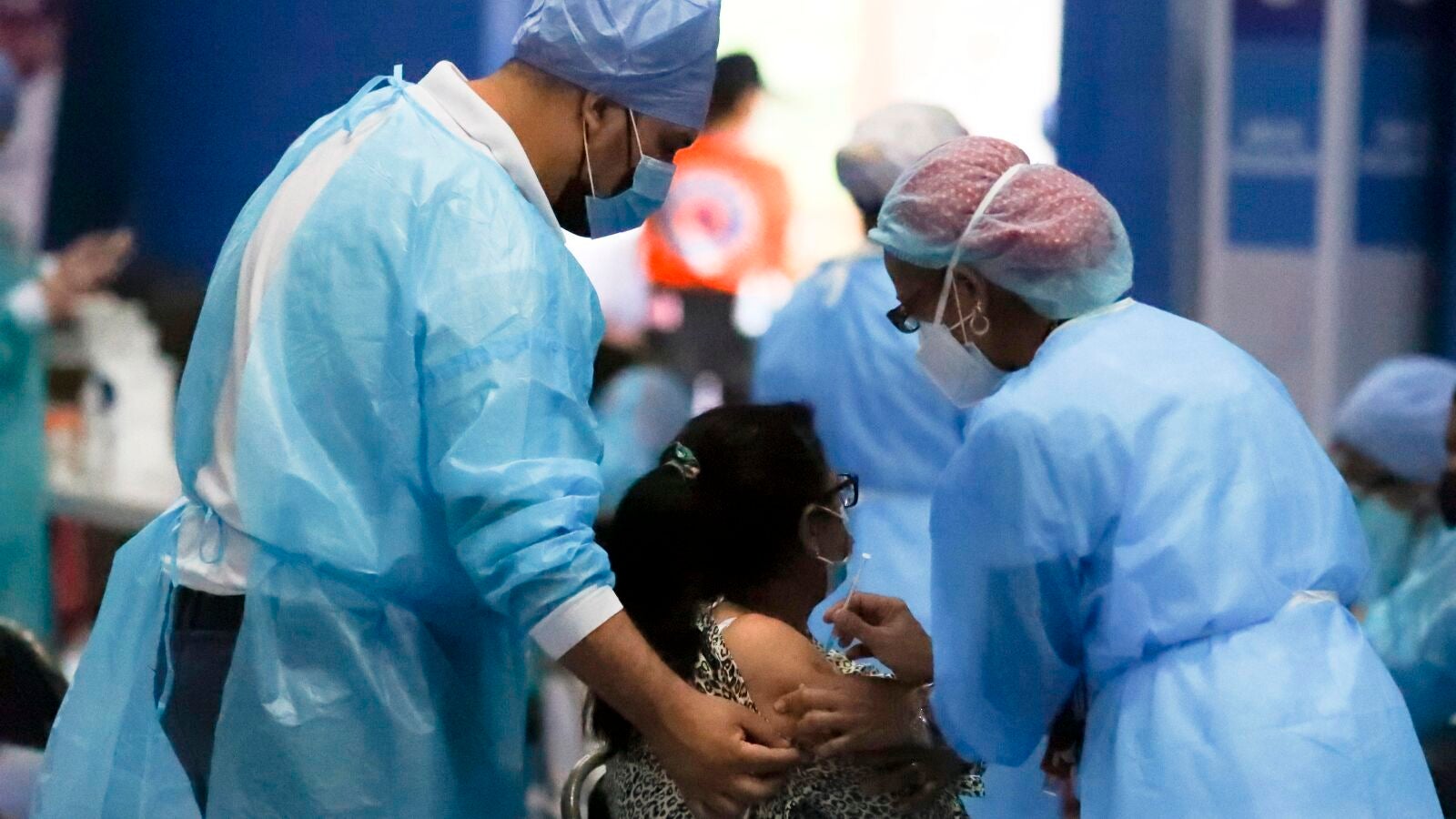 ¿En qué 4 países es obligatoria la vacuna del coronavirus para los mayores de edad?