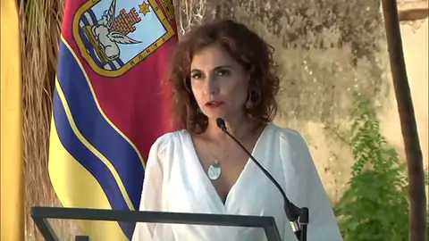 María Jesús Montero rechaza la idea de imponer un impuesto a Madrid: "No está en la agenda del Gobierno" María Jesús Montero rechaza la idea de imponer un impuesto a Madrid: "No está en la agenda del Gobierno"