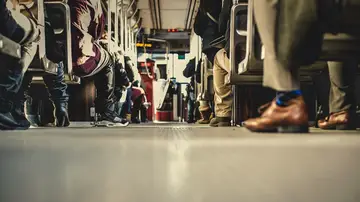 Dos jóvenes agreden al conductor de un autobús de Murcia que les pidió que usaran la mascarilla dentro del transporte Dos jóvenes agreden al conductor de un autobús de Murcia que les pidió que usaran la mascarilla dentro del transporte