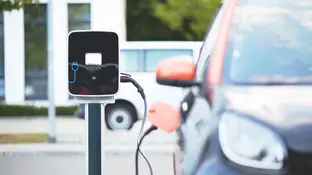 Joe Biden fija como objetivo que el 50 % de los vehículos estadounidenses sean eléctricos en 2030 Joe Biden fija como objetivo que el 50 % de los vehículos estadounidenses sean eléctricos en 2030