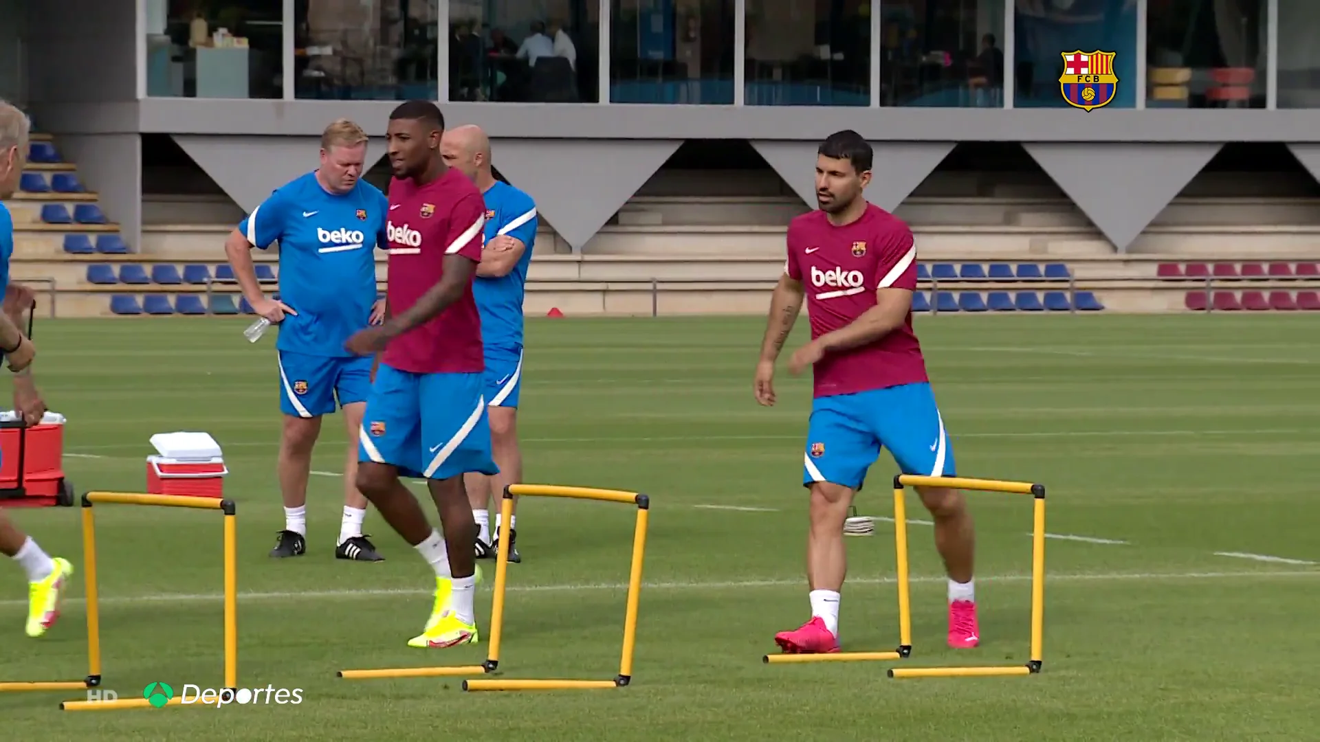 El Kun Ag&uuml;ero podr&iacute;a dejar el FC Barcelona tras la marcha de Messi