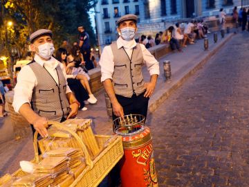 Las verbenas de San Cayetano, San Lorenzo y La Paloma vuelven a las calles de Madrid con medidas anticovid