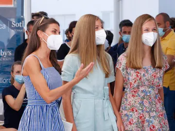 la reina Letizia, la princesa Leonor y la infanta Sofía la reina Letizia, la princesa Leonor y la infanta Sofía