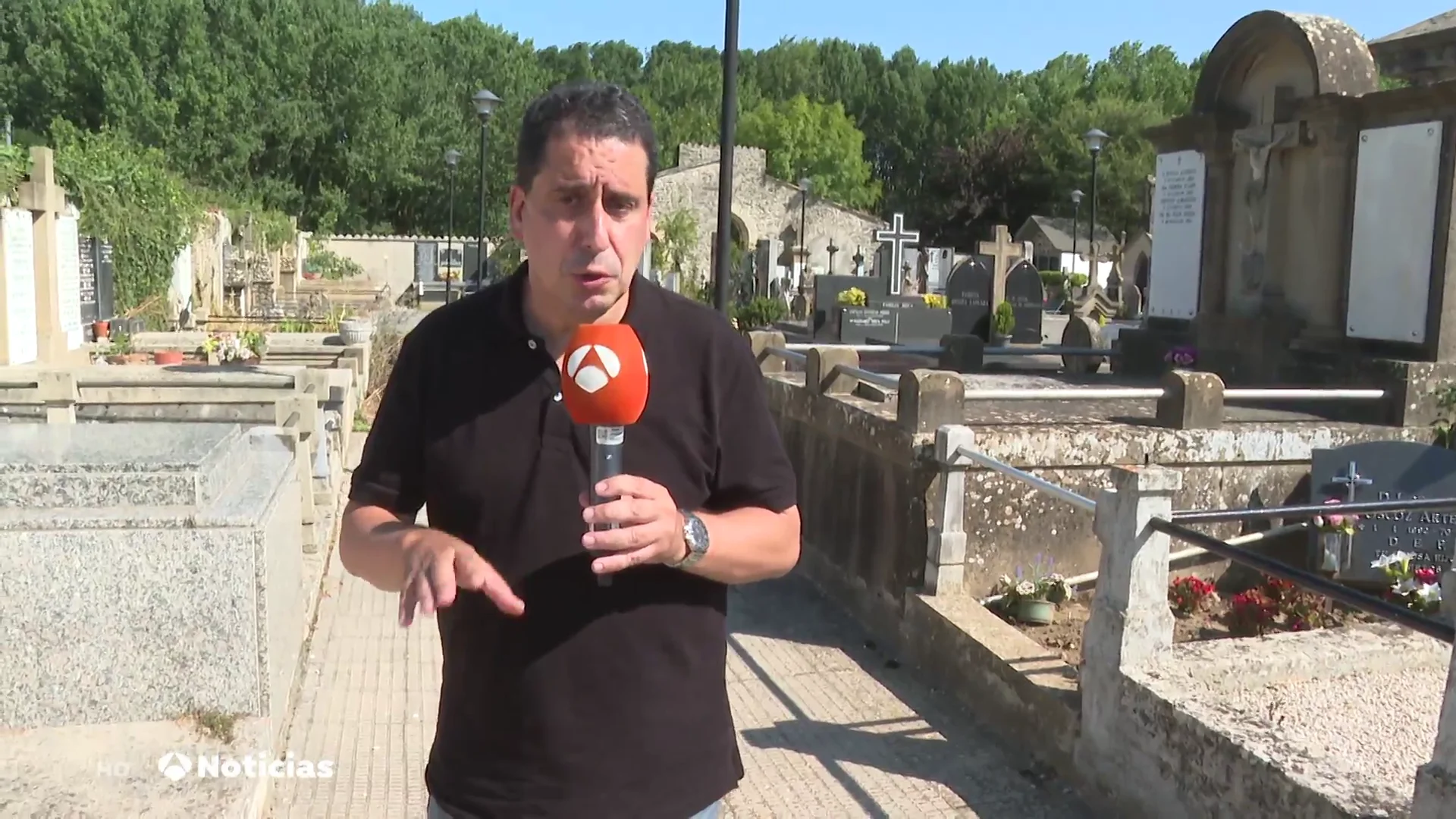 Celebran una fiesta ilegal con DJ en el cementerio de Villava, en Navarra