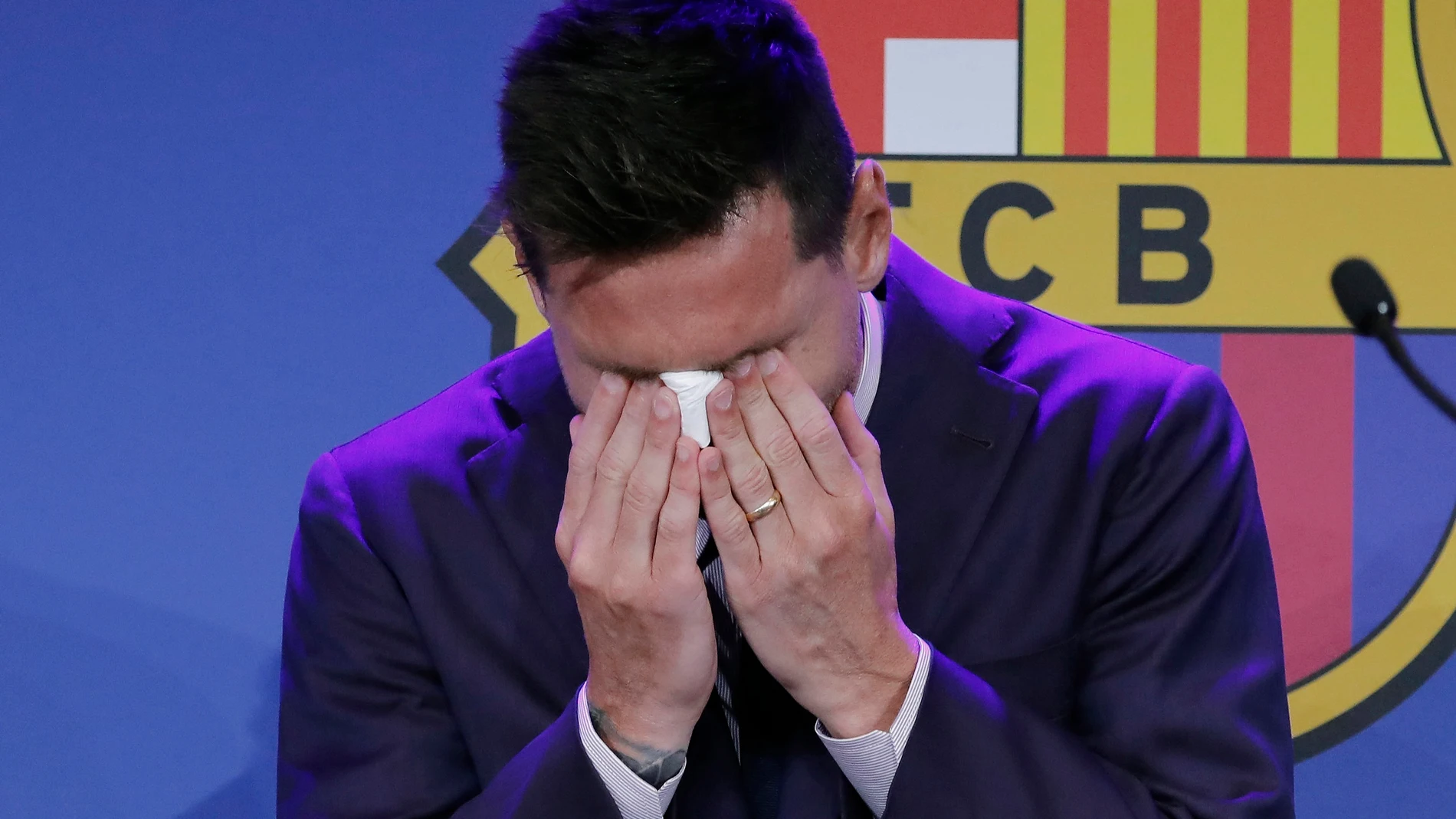 Leo Messi, emocionado en su acto de despedida del Barcelona