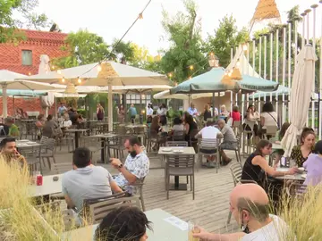 La iniciativa 'Acoge un plato' abre su primer restaurante para favorecer la inclusión de migrantes La iniciativa 'Acoge un plato' abre su primer restaurante para favorecer la inclusión de migrantes