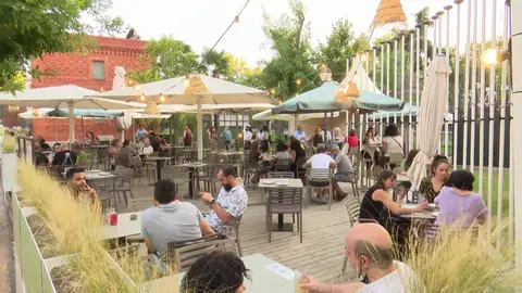 La iniciativa 'Acoge un plato' abre su primer restaurante para favorecer la inclusión de migrantes La iniciativa 'Acoge un plato' abre su primer restaurante para favorecer la inclusión de migrantes