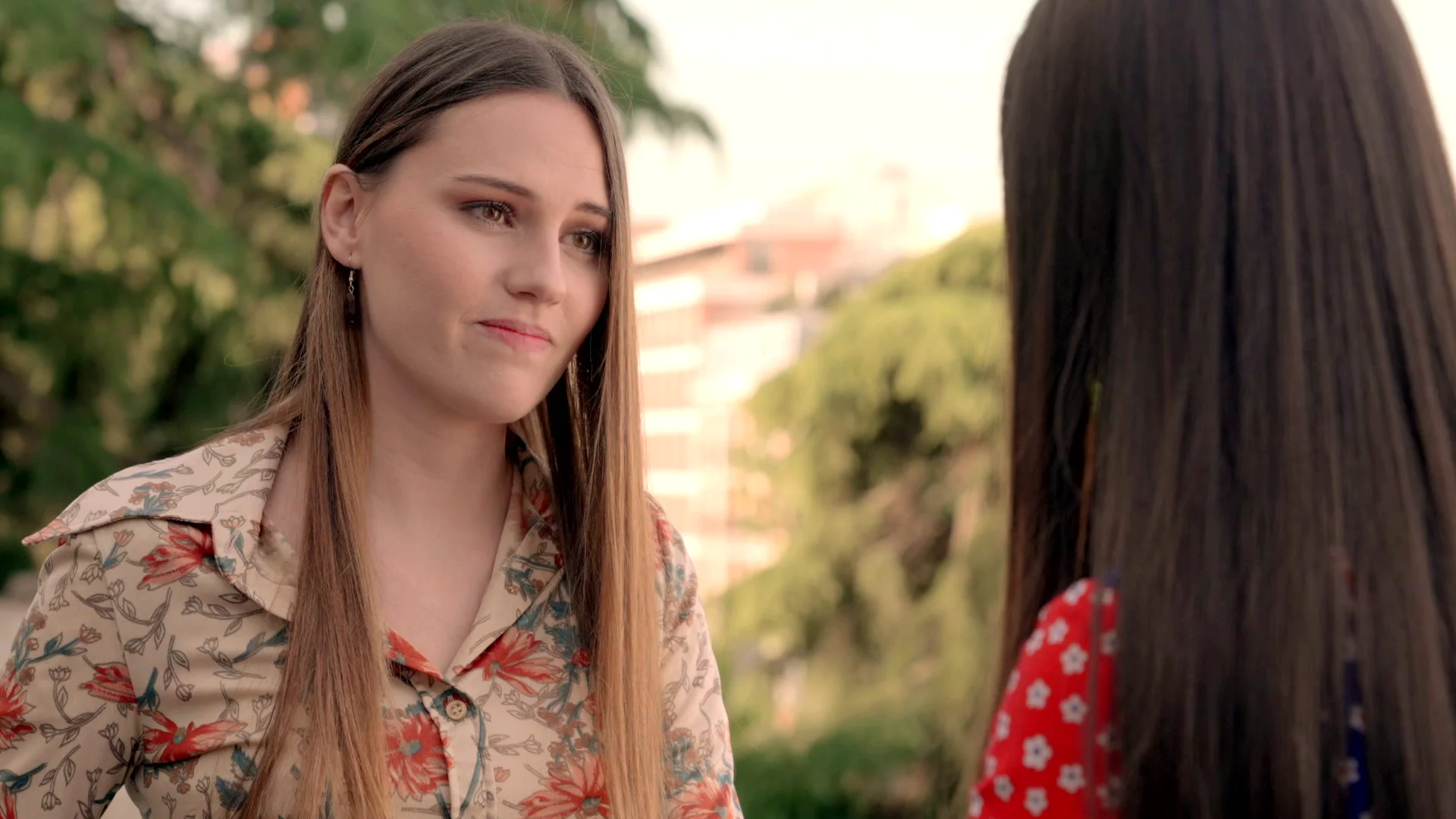 Caridad y Emma dejan sus problemas atrás con una emotiva charla de “hermanas” Caridad y Emma dejan sus problemas atrás con una emotiva charla de “hermanas”