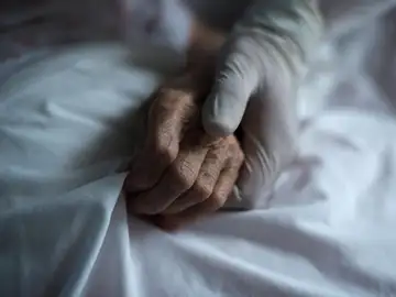 Fallecen 3 ancianos por coronavirus en una residencia de Écija Fallecen 3 ancianos por coronavirus en una residencia de Écija