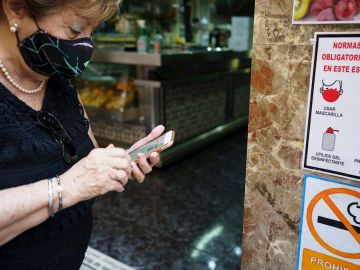 Francia ya exige el certificado Covid para entrar en interiores y estaciones de transportes 