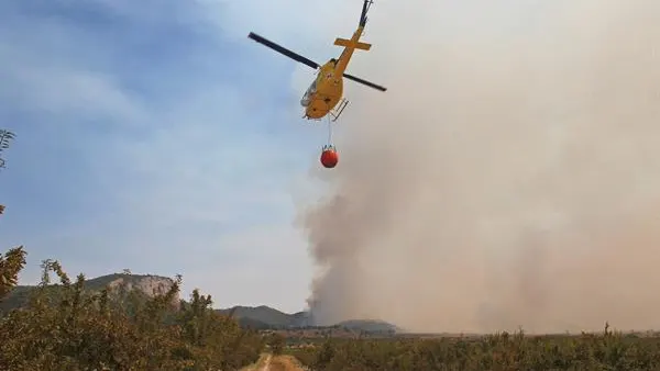 Empeora el incendio de Alcaracejos, en Córdoba, que ya ha arrasado más de 370 hectáreas Empeora el incendio de Alcaracejos, en Córdoba, que ya ha arrasado más de 370 hectáreas