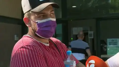 El okupa puesto en libertad en Valencia asegura que abandonará la vivienda tras haber llegado a un acuerdo con el banco El okupa puesto en libertad en Valencia asegura que abandonará la vivienda tras haber llegado a un acuerdo con el banco