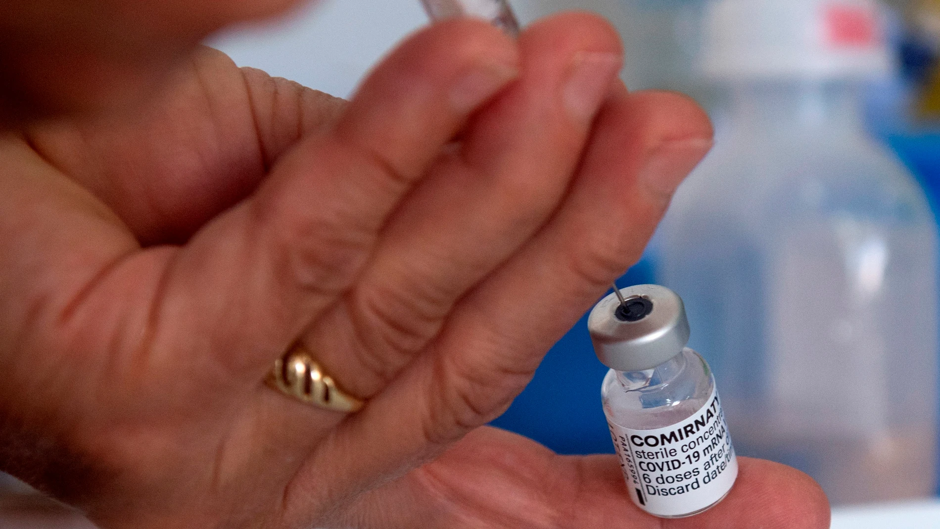 Estados Unidos confirma que administrará la tercera dosis de la vacuna COVID a personas de riesgo "razonablemente pronto" Estados Unidos confirma que administrará la tercera dosis de la vacuna COVID a personas de riesgo "razonablemente pronto"