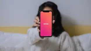 Tinder o Meetic son algunas de las aplicaciones de citas que priorizan a los vacunados contra el coronavirus Tinder o Meetic son algunas de las aplicaciones de citas que priorizan a los vacunados contra el coronavirus