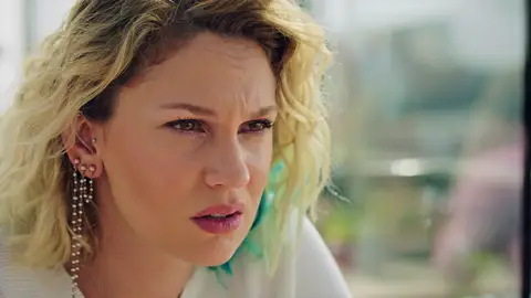 Inci, en un mar de dudas ante Esra: “¿Y si no es el hombre que yo creía?” Inci, en un mar de dudas ante Esra: “¿Y si no es el hombre que yo creía?”